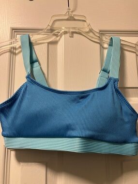 Ribbed Two-Tone Blue Sports Bra